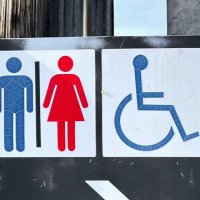 性同一性障害トイレ制限違法　職場の対応さまざま　千葉市、事案ごとに協議　県立校、職員用使用容認