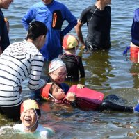 夏本番！子どもの水難事故防げ　「ライフジャケット着けて」　ライフセービング教室　いなげの浜　