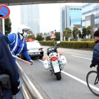 自転車違反に「青切符」　制度検討、反則金導入へ　警察庁、摘発増で抑止狙う　