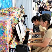 豊かな音色　３部門で腕前競う　木更津で駅ピアノフェス　小学生以下・下村君／一般・栗原さん／連弾・鈴木さん親子Ｖ