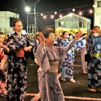 盆踊り、夏の夜彩る　成田山でみたま祭り