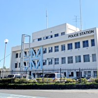 「アルコール体に残っている感覚なかった」　軽トラに衝突、男性に軽傷負わす　容疑で４８歳女逮捕　成田の県道