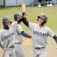 千葉商大付、圧巻４ＨＲ　中央学院不屈、大逆転劇　４強出そろう　第７６回秋季千葉県高校野球　第５日