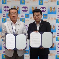 シート早期確保へ協定　八街市、災害備え資材商社と