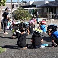 一斉避難訓練登校時に　袖ケ浦　子ども議会発案、実施
