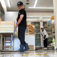 ＜台風１３号＞茂原中心に床上浸水が多数発生　山武など崖崩れ、鴨川で８０戸が断水　一夜明け住民ら復旧作業