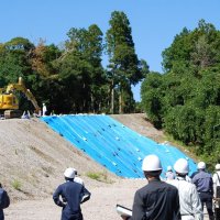 君津の盛り土代執行開始　千葉県、２４年１月までに移動