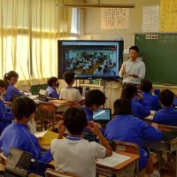 画面越しに英会話交流　国分寺台中と姉崎中　市原