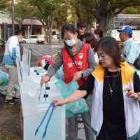 「ひろ街」８０人清掃活動　千葉市、ごみ２６キロ集まる