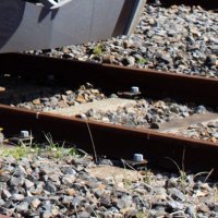 駅ホームから男性転落　直後に電車進入するも、ホーム下に潜り無事　市川大野駅