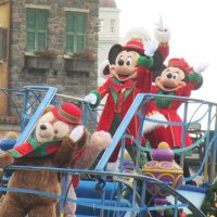 ディズニー、８日からクリスマスイベント　４年ぶり完全復活　クリスマスツリーも登場　報道陣に公開