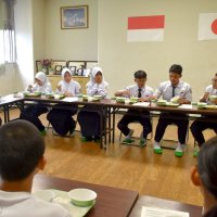 給食や歌、踊りで異文化交流　八街の４中学校　来日インドネシア生徒と