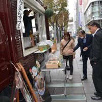 「パレットテラス」にキッチンカー　歩きたくなる街に　千葉市　京葉銀本店前で実験