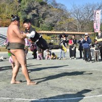 力士と稽古交流復活　子ども歓声　ちゃんこもごっつぁん　酒々井でふれあい相撲