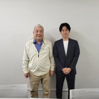 元経営者の村田さん（左）と事業を継承した佐藤さん