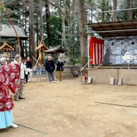 命中なしでも家内安全願い　佐倉・大蛇　摩賀多神社　新春恒例の御奉射（おびしゃ）祭