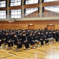 新たな学校生活期待胸に　統合し「南房総中学校」開校