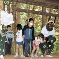勇壮な舞、５年ぶり全上演　印西・八幡神社の獅子舞　豊穣や子の成長願い