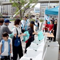 ６４人が清掃活動ごみ２６キロ集まる　中央公園で「ひろ街」