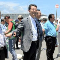 熊谷知事「つくづく申し訳ない」と陳謝　「手首つなぎ」ギネス世界記録ならず　「厳格に審査することが痛いほど分かった」