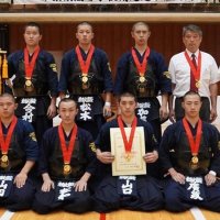 男子団体で優勝した東海大浦安