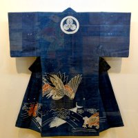 館山市立博物館所蔵の「鶴亀鰹模様筒描染め万祝」