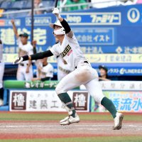 手応えあり、劇的逆転３ラン　専大松戸・中山　第１０６回全国高校野球　千葉大会　第８日