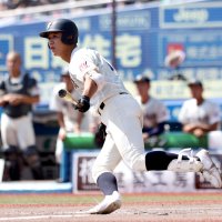 「市船ソウル」背に７回勝ち越し打　花嶋　市船橋　第１０６回全国高校野球　千葉大会　第１４日