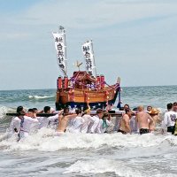 船神輿、威勢良く渡御　横芝光　５年ぶり「しらはま夏まつり」