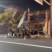 現場の様子＝２０日午後７時４５分ごろ、千葉市中央区