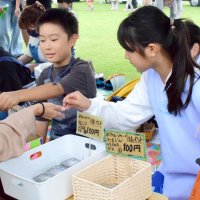 地域挙げ子育て支援　長生で交流イベント　キッズ店長、接客に笑顔