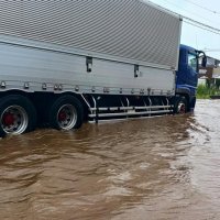 千葉県内各地で大雨、ＪＲ運休や遅れ　１９日も大気不安定