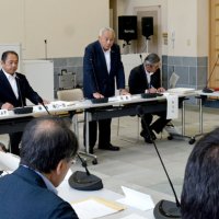 移転建て替えで公開討論　町と議会、１１月にも　御宿小巡り