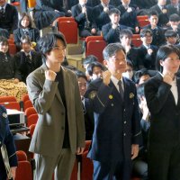 俳優・神尾楓珠さん「闇バイト加担しないで」　浦安で高校生に訴え　千葉県警の非行防止教室にサプライズ登場