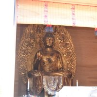 一般公開された木造薬師如来坐像＝１月、銚子市
