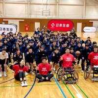 夢に向かって挑戦を　車いすバスケ選手らと交流　船橋・小室中で特別授業