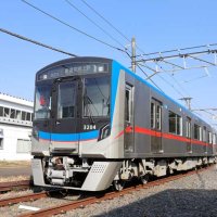 京成、新型「３２００形」お披露目　年度内に営業運行開始　合併後、松戸線に置き換えも