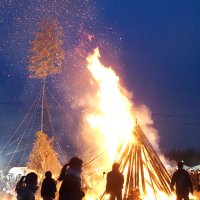 火柱囲む住民の輪　無病息災願いどんど焼き　富津