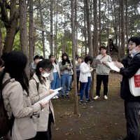 児童、民話題材に新聞製作　地域の魅力１ページで紹介　船橋「雪どけ塚の白ヘビ」