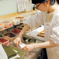 ノリ品薄、高騰続く　おにぎり店悲鳴、値上げも　「仕入れ量例年の１～２割」　米価も上昇、千葉県産で確保模索　