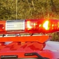 住宅全焼、屋外に倒れた遺体　林も燃える　印西