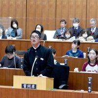 「八街っ子議員」アイデア大胆に　模擬議会　市長に堂々質問
