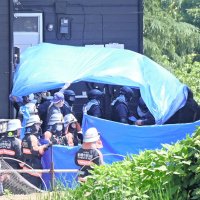 【続報】船橋市の立てこもり　「母に注意され家族全員を殺そうと」　手に包丁２本　監禁容疑で逮捕の男が千葉県警に供述