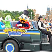夢の国祝福ムード　園内周遊、ファンと交流　ドナルド誕生日イベント　東京ディズニーランド