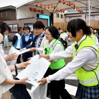 佐原の大祭　治安守る　香取署、高校生とパトロール