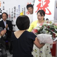 「手取り増やす政策を」　国民小林氏　支持者らと喜び共有　【参院選ちば２０２５】