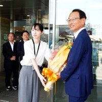 米本市長が再選後初登庁　市民とまちづくり進める　旭
