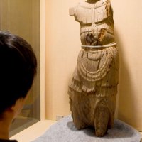 初公開となった市指定文化財の瀧口神社の木造毘沙門天立像