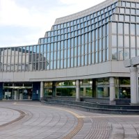 学校など６８施設に再エネ電力　市原市、１０月からコスモ系列供給　ＣＯ２年間２６００トン削減