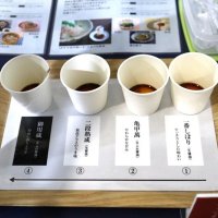 キッコーマンのブースではしょうゆの飲み比べができる＝２７日、大阪市此花区